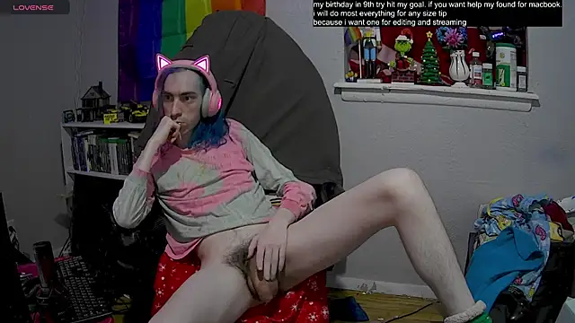 Snapshot of tallnerdyguy chatting on February 14, 4:58 am tallnerdyguy online show from February 14, 4:58 am