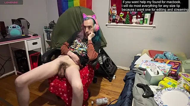 Snapshot of tallnerdyguy chatting on March 9, 4:05 am tallnerdyguy online show from March 9, 4:05 am