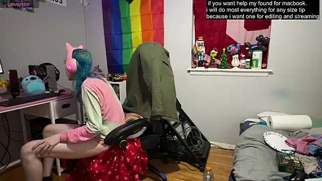 Snapshot of tallnerdyguy chatting on March 12, 4:41 am tallnerdyguy online show from March 12, 4:41 am