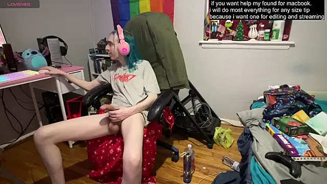 Snapshot of tallnerdyguy chatting on March 14, 4:43 am tallnerdyguy online show from March 14, 4:43 am