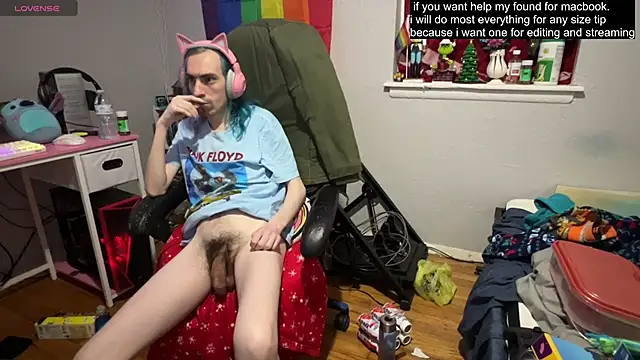 Snapshot of tallnerdyguy chatting on March 15, 4:35 am tallnerdyguy online show from March 15, 4:35 am