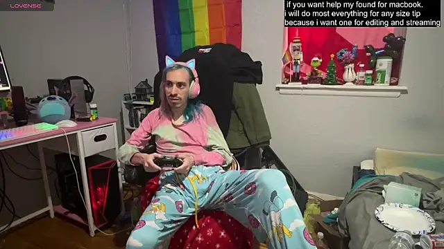 Snapshot of tallnerdyguy chatting on March 22, 12:06 am tallnerdyguy online show from March 22, 12:06 am