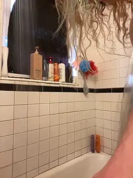 Snapshot of tallnerdyguy chatting on September 20, 9:27 pm tallnerdyguy online show from September 20, 9:27 pm