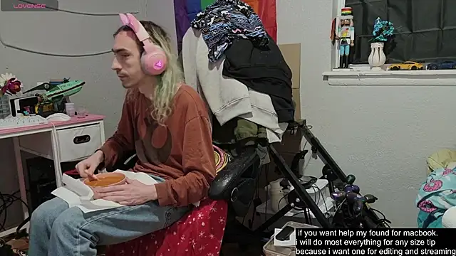 tallnerdyguy online show from December 1, 4:17 am