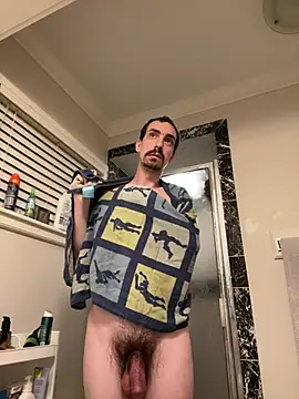 Snapshot of tallnerdyguy chatting on June 24, 4:00 am tallnerdyguy online show from June 24, 4:00 am