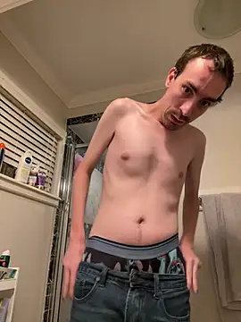 Snapshot of tallnerdyguy chatting on July 23, 4:32 am tallnerdyguy online show from July 23, 4:32 am