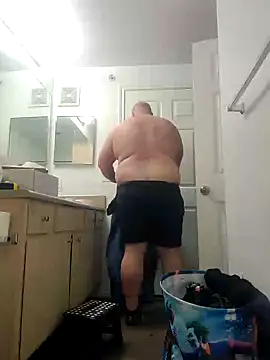 Snapshot of Strong_Bear89 chatting on January 10, 9:23 am Strong Bear89 online show from January 10, 9:23 am