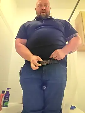 Snapshot of Strong_Bear89 chatting on February 8, 9:13 am Strong Bear89 online show from February 8, 9:13 am