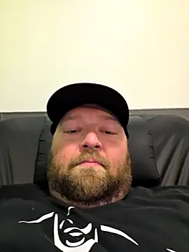 Snapshot of Strong_Bear89 chatting on February 25, 6:25 am Strong Bear89 online show from February 25, 6:25 am