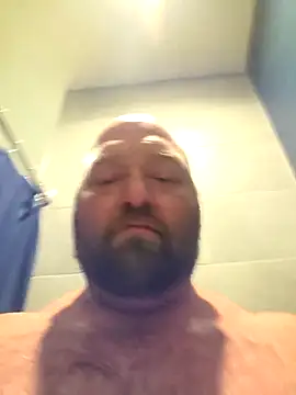 Snapshot of Strong_Bear89 chatting on March 1, 9:51 am Strong Bear89 online show from March 1, 9:51 am