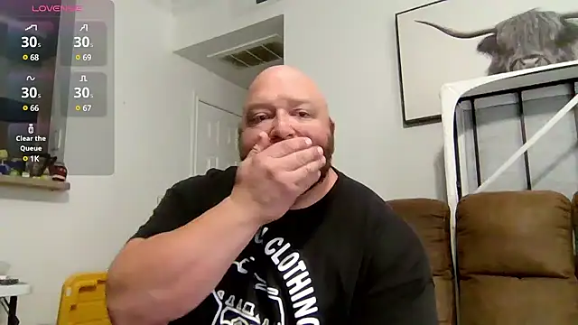 Snapshot of Strong_Bear89 chatting on March 7, 7:27 pm Strong Bear89 online show from March 7, 7:27 pm