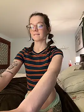 dreamteemergirl online show from November 18, 1:55 am