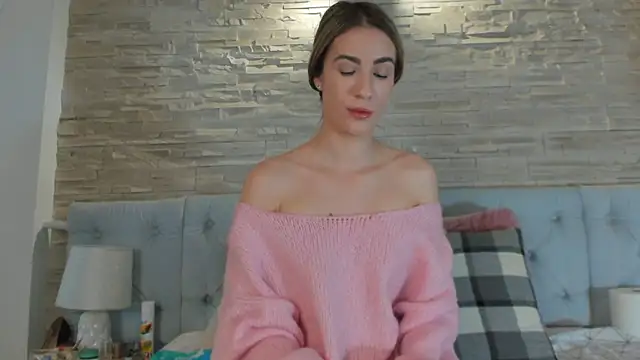 Snapshot of LaurynCopper chatting on February 21, 6:29 am LaurynCopper online show from February 21, 6:29 am