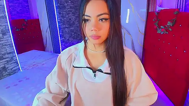 Snapshot of maribelsex303av chatting on October 23, 12:48 pm maribelsex303av online show from October 23, 12:48 pm