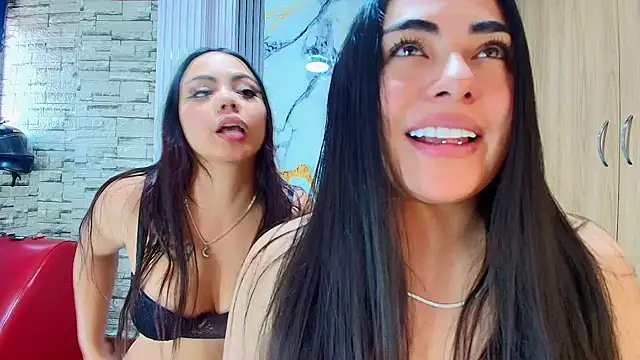 Snapshot of maribelsex303av chatting on December 1, 2:33 pm maribelsex303av online show from December 1, 2:33 pm