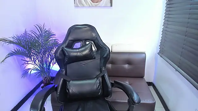 Snapshot of lunoxx_ chatting on November 14, 4:49 pm lunoxx online show from November 14, 4:49 pm