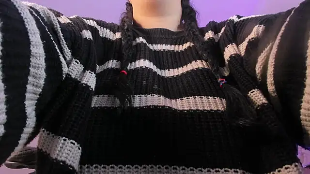 Snapshot of AmberiniHoffman chatting on February 17, 11:44 am AmberiniHoffman online show from February 17, 11:44 am