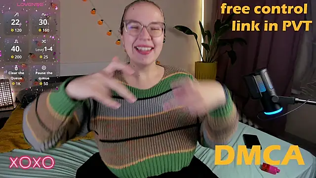 Snapshot of Your_Penny_ chatting on October 16, 7:15 pm Your Penny online show from October 16, 7:15 pm