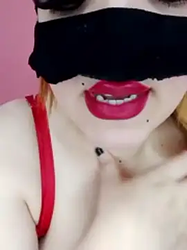 Snapshot of sexy-mariya chatting on May 5, 2:25 pm sexy-mariya online show from May 5, 2:25 pm
