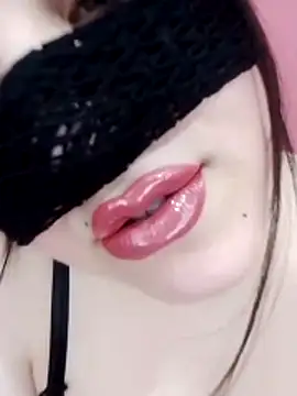 Snapshot of sexy-mariya chatting on May 11, 3:40 pm sexy-mariya online show from May 11, 3:40 pm