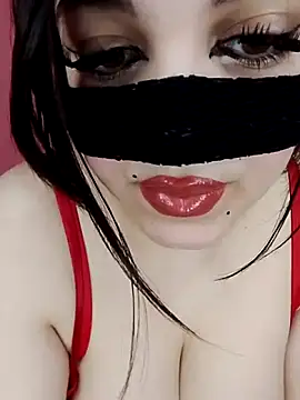 Snapshot of sexy-mariya chatting on May 18, 2:45 pm sexy-mariya online show from May 18, 2:45 pm