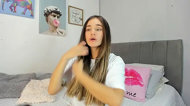 naughtyloverss online show from November 26, 7:37 pm