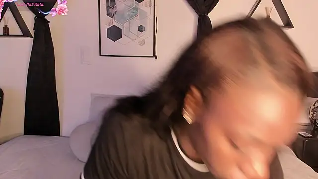 Khenta Michells online show from February 17, 10:23 am