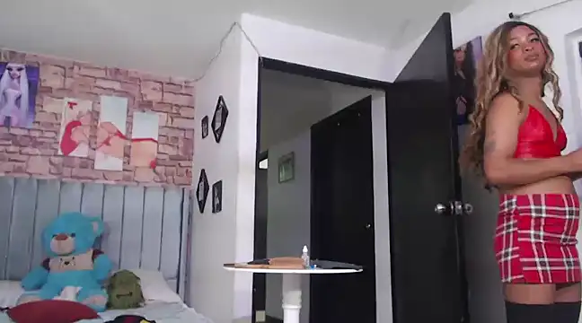 vixenxqueens online show from January 4, 1:31 am