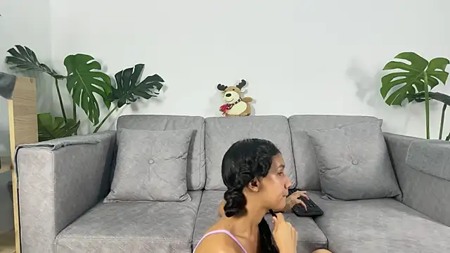 Snapshot of Antonella_and_axel_ chatting on December 8, 6:54 am Antonella and axel  online show from December 8, 6:54 am