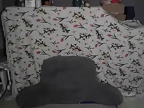 Snapshot of MsPink_Flamingtoes544 chatting on February 8, 11:44 am MsPink Flamingtoes544 online show from February 8, 11:44 am