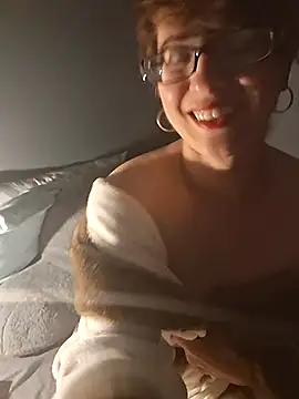 Snapshot of MsPink_Flamingtoes544 chatting on September 18, 7:32 am MsPink Flamingtoes544 online show from September 18, 7:32 am