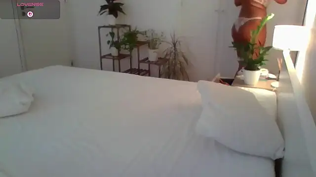 yournextdoorhottie online show from April 30, 12:22 pm