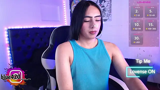 Skyler  blue4 online show from November 23, 8:52 pm