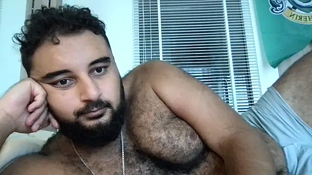 Snapshot of teddy_alan chatting on February 13, 3:35 am teddy alan online show from February 13, 3:35 am