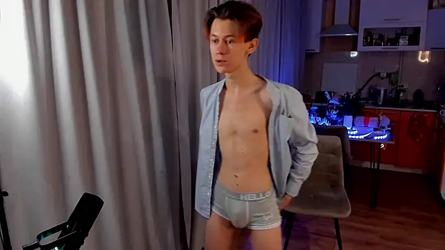 Snapshot of AndrewwCarter2 chatting on February 27, 7:15 pm AndrewwCarter2 online show from February 27, 7:15 pm