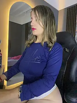 gwen ashly online show from March 17, 8:01 pm