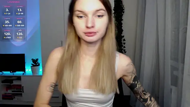 Snapshot of lounahyan chatting on November 1, 4:47 am lounahyan online show from November 1, 4:47 am