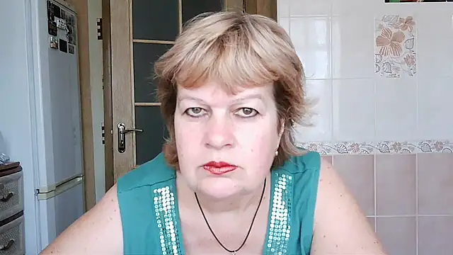 Snapshot of Ettie_Tonia chatting on January 9, 9:59 am Ettie Tonia online show from January 9, 9:59 am