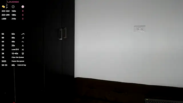 gigilovedback online show from October 30, 9:15 pm