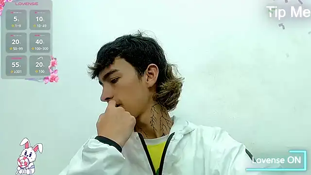 Snapshot of ttimy_x_boy chatting on November 15, 8:16 pm ttimy x boy online show from November 15, 8:16 pm