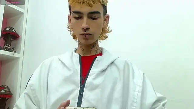 ttimy x boy online show from March 9, 7:40 pm