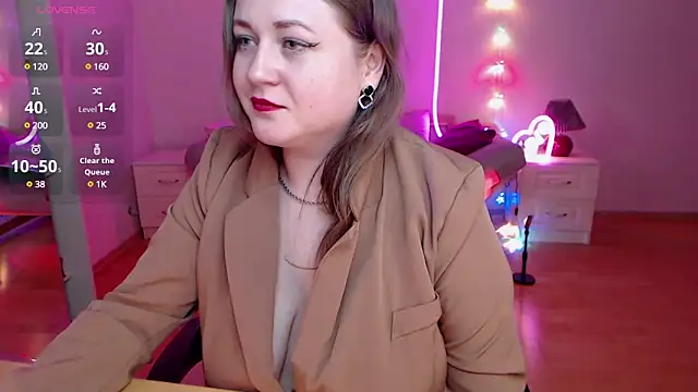 Snapshot of LizzyShine chatting on January 19, 7:04 pm LizzyShine online show from January 19, 7:04 pm