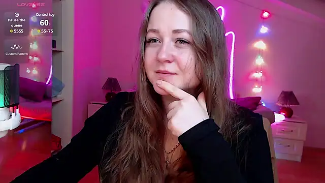 Snapshot of LizzyShine chatting on February 4, 7:11 pm LizzyShine online show from February 4, 7:11 pm