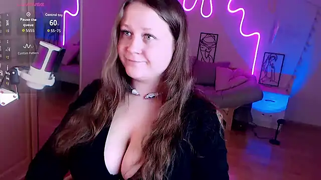 Snapshot of LizzyShine chatting on September 17, 3:03 pm LizzyShine online show from September 17, 3:03 pm