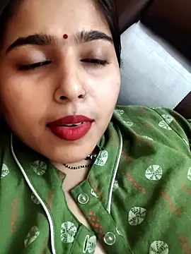 Snapshot of Sweet-Rani chatting on April 15, 7:58 pm Sweet-Rani online show from April 15, 7:58 pm