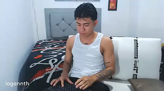 logannth online show from January 18, 7:04 pm