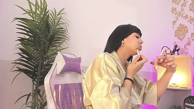 emaa lambert online show from July 23, 12:03 pm