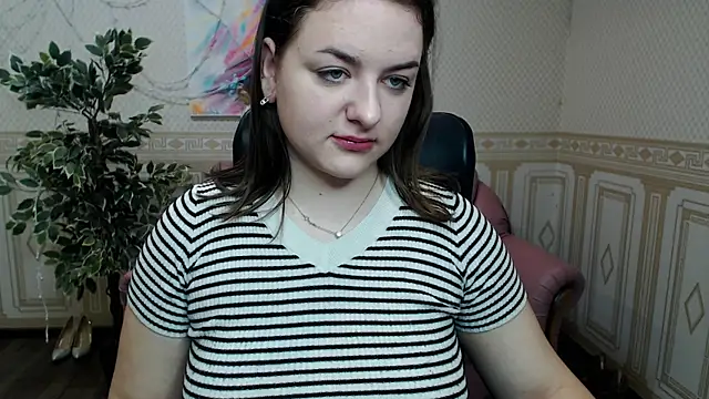 Snapshot of Helen_Elliot chatting on January 9, 6:59 am Helen Elliot online show from January 9, 6:59 am