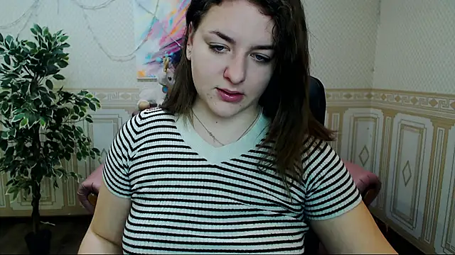 Snapshot of Helen_Elliot chatting on February 4, 6:57 am Helen Elliot online show from February 4, 6:57 am