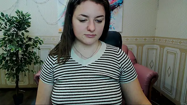 Snapshot of Helen_Elliot chatting on February 4, 10:00 am Helen Elliot online show from February 4, 10:00 am